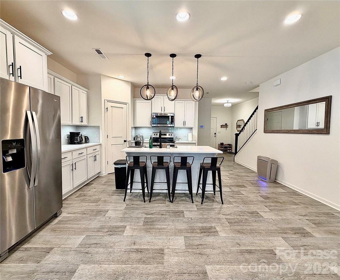 12029 Basking Dr - Photo 7 of 28