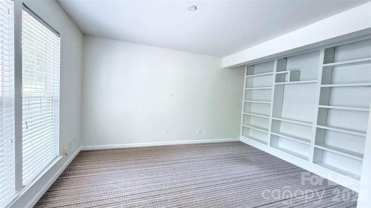 12731 Bullock Greenway Blvd - Photo 3 of 24