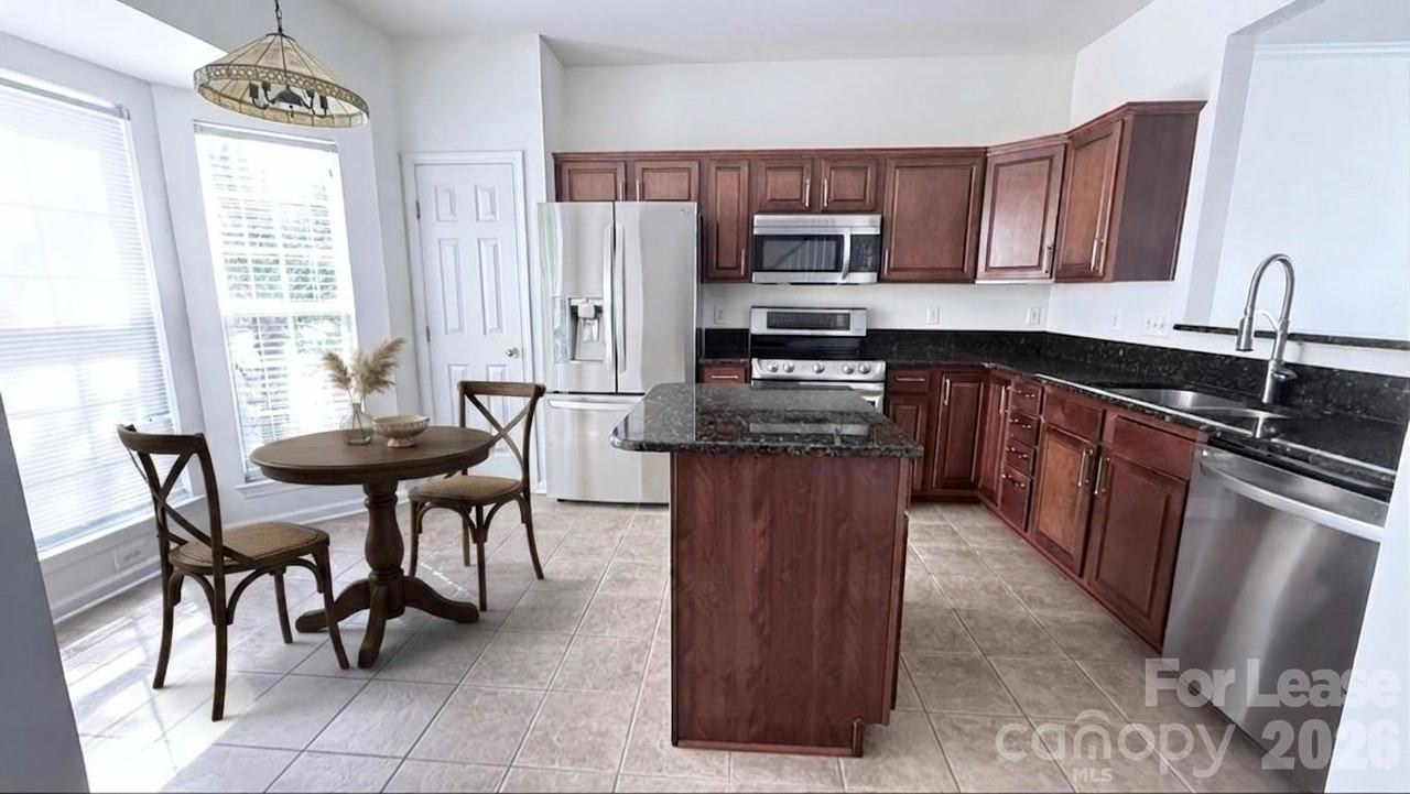 12731 Bullock Greenway Blvd - Photo 5 of 24