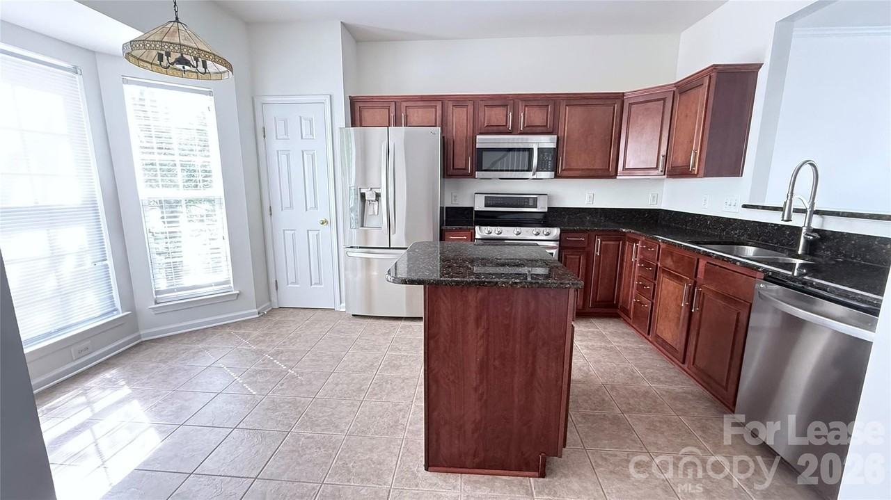 12731 Bullock Greenway Blvd - Photo 6 of 24