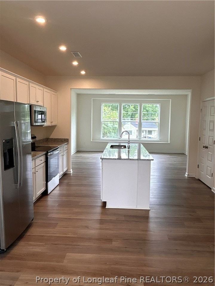 1423 Goldsboro Ave - Photo 3 of 20