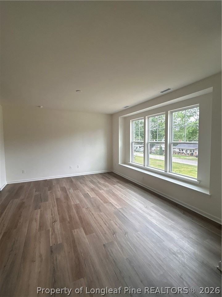 1423 Goldsboro Ave - Photo 7 of 20