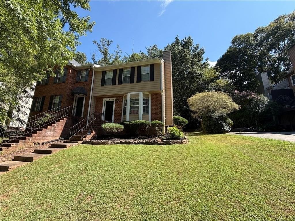1652 Grist Mill Dr - Photo 2 of 20