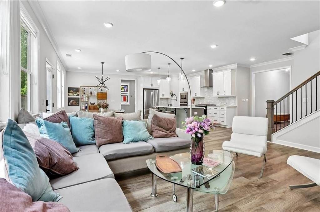 3722 Silvery Way - Photo 6 of 32