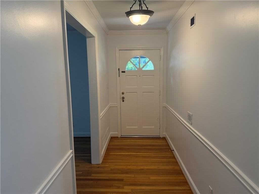 6651 Castleton Dr - Photo 6 of 39