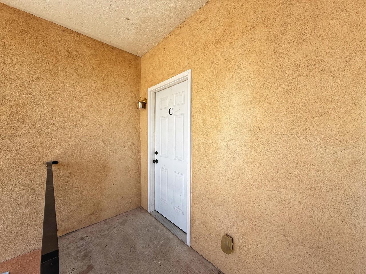 1105 Meadowlark Way Se #C - Photo 2 of 30