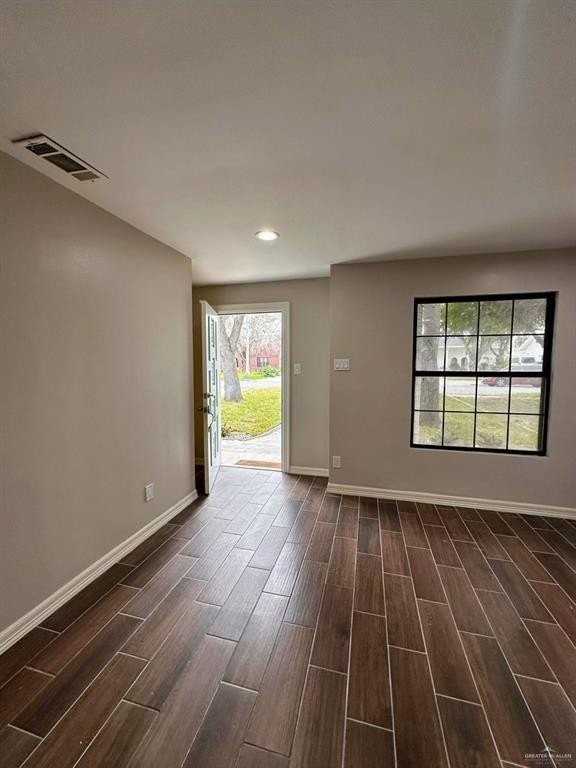 1212 W Maple Ave - Photo 7 of 32
