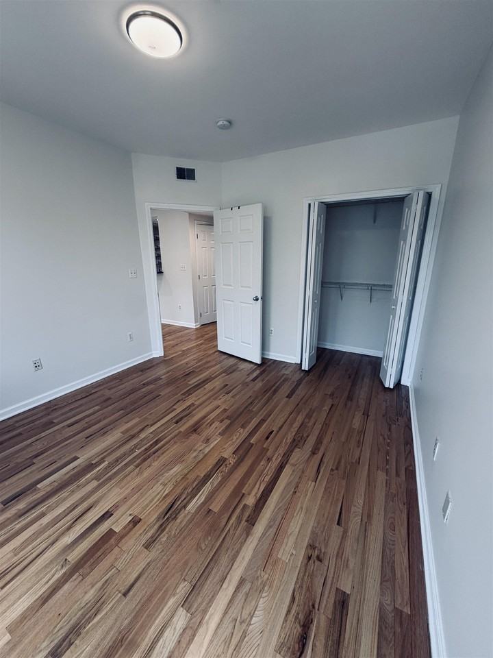 920 Jefferson St #303
