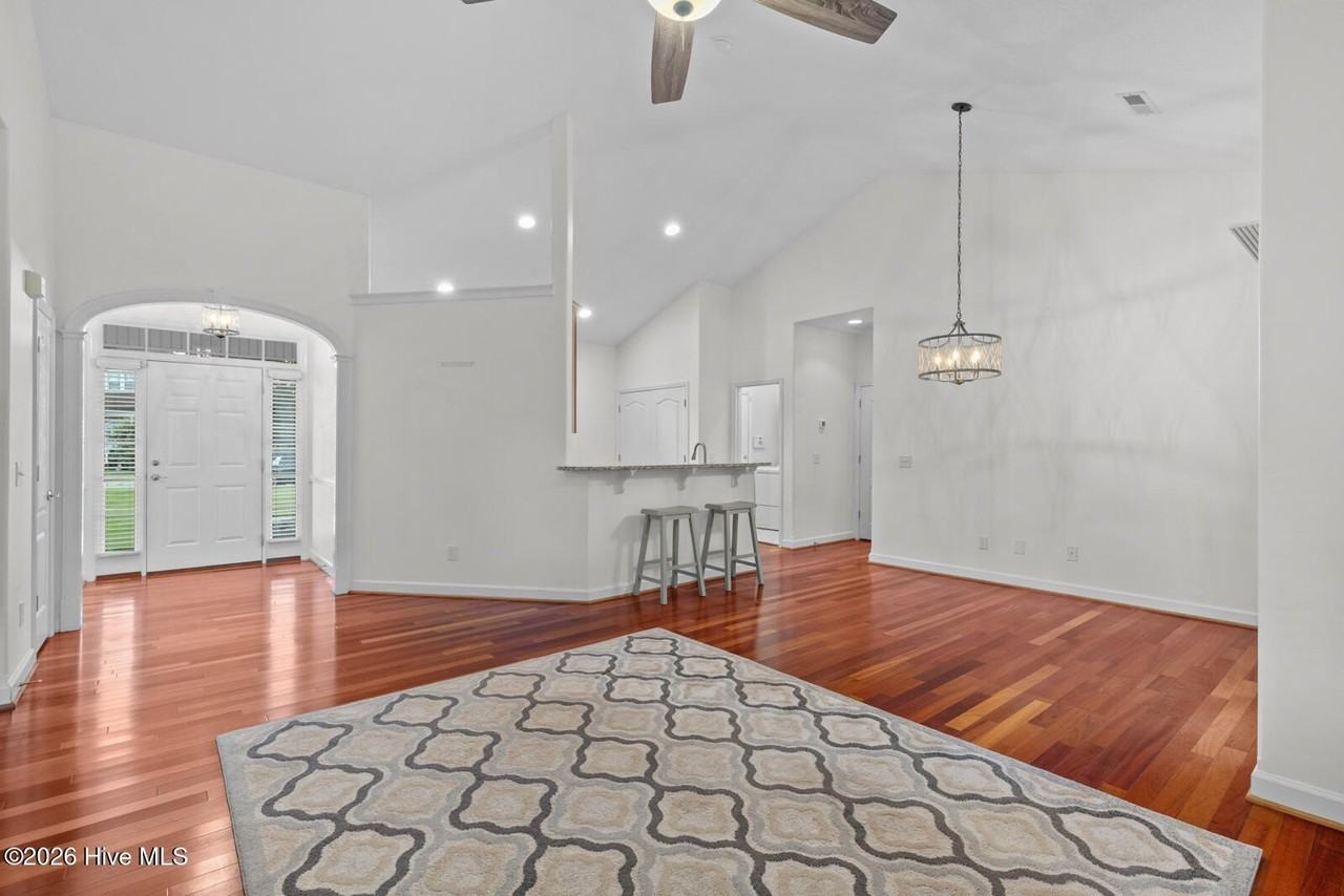 38 Amber Ct - Photo 5 of 33