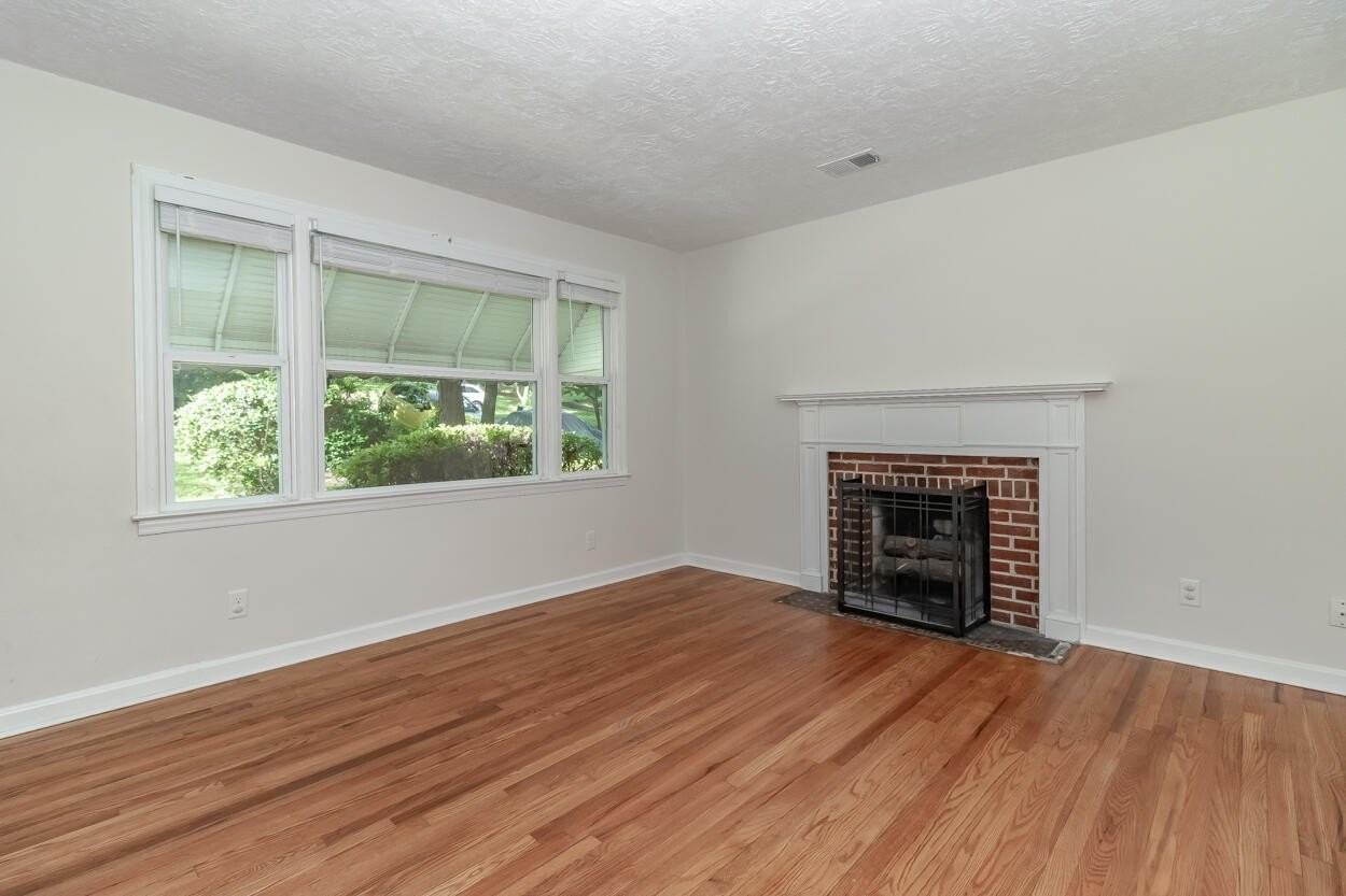 2709 Hazel St - Photo 5 of 22