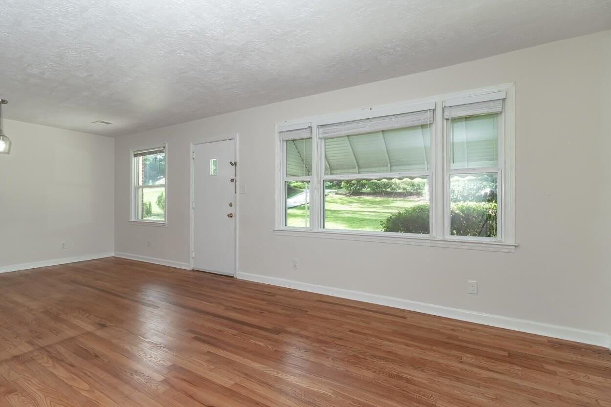 2709 Hazel St - Photo 6 of 22