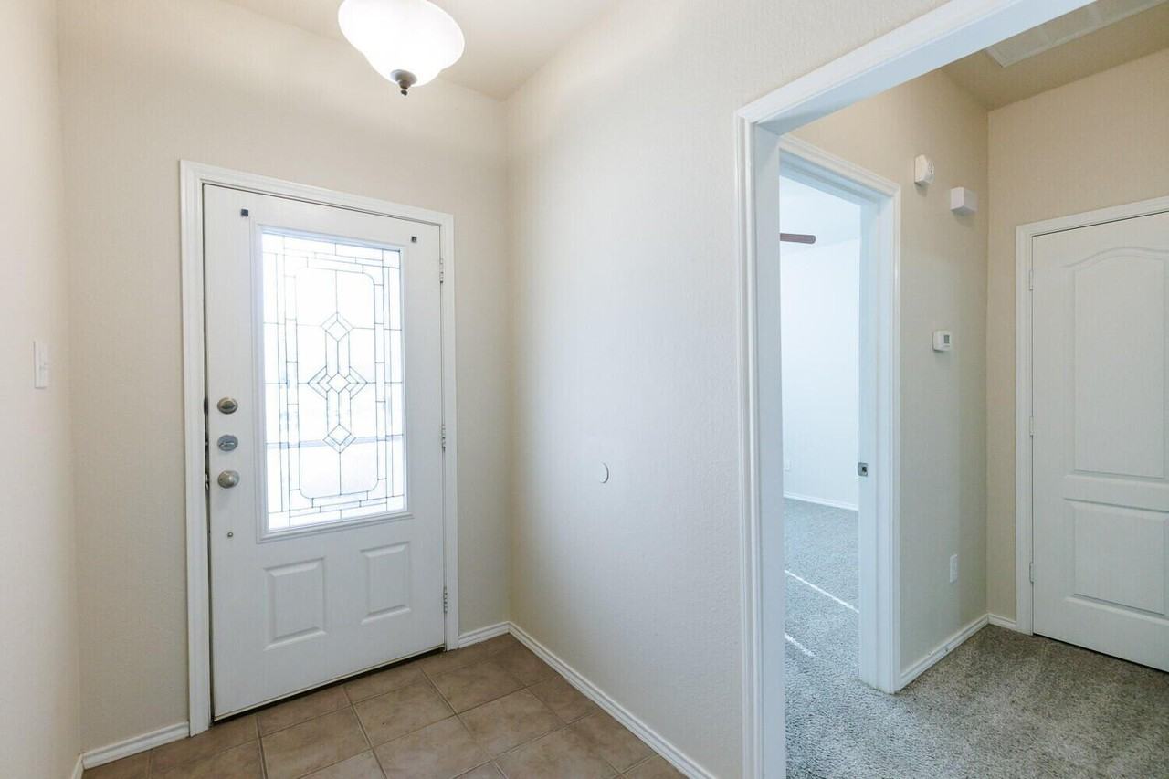 2616 111th St - Photo 2 of 27