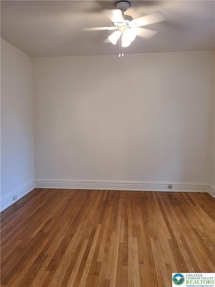 507 1st Ave #2R - Photo 7 of 28