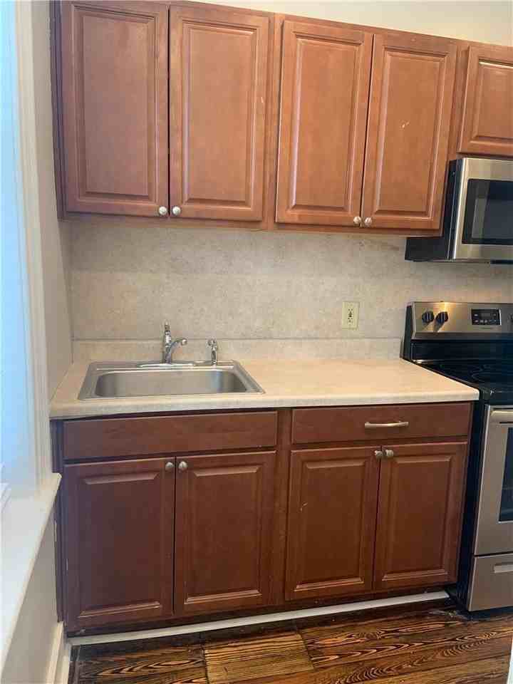 618 Delaware Ave #1 - Photo 4 of 10