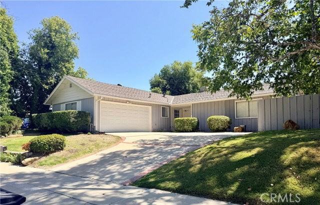 26088 Adamor Rd - Photo 2 of 8