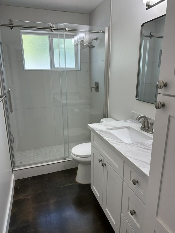 1815 East Minnezona Avenue - Photo 5 of 10