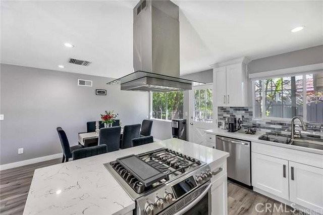 19221 Napa St - Photo 2 of 8
