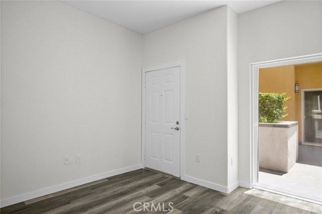 5521 Kester Ave #23 - Photo 3 of 8