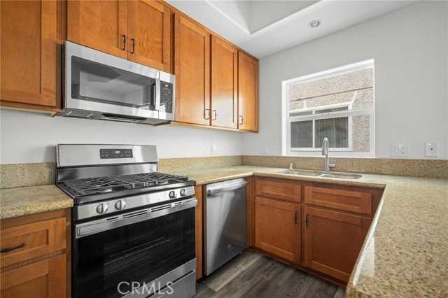 5521 Kester Ave #23 - Photo 6 of 8