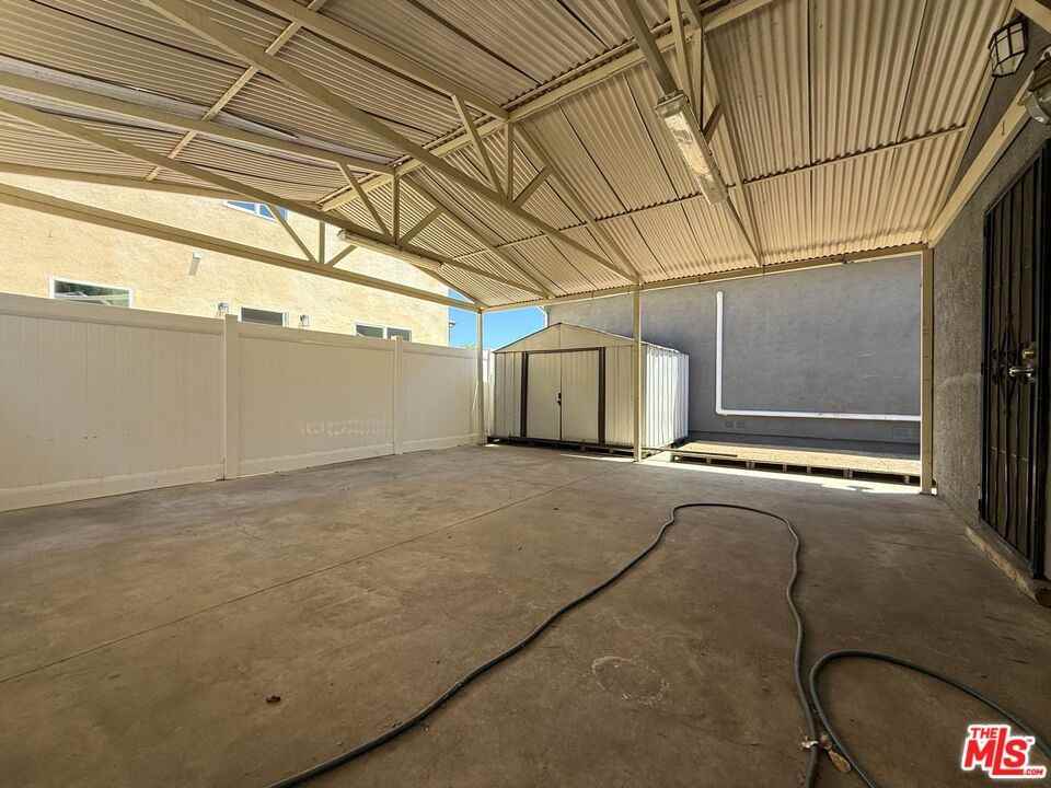 6742 Radford Ave - Photo 3 of 8
