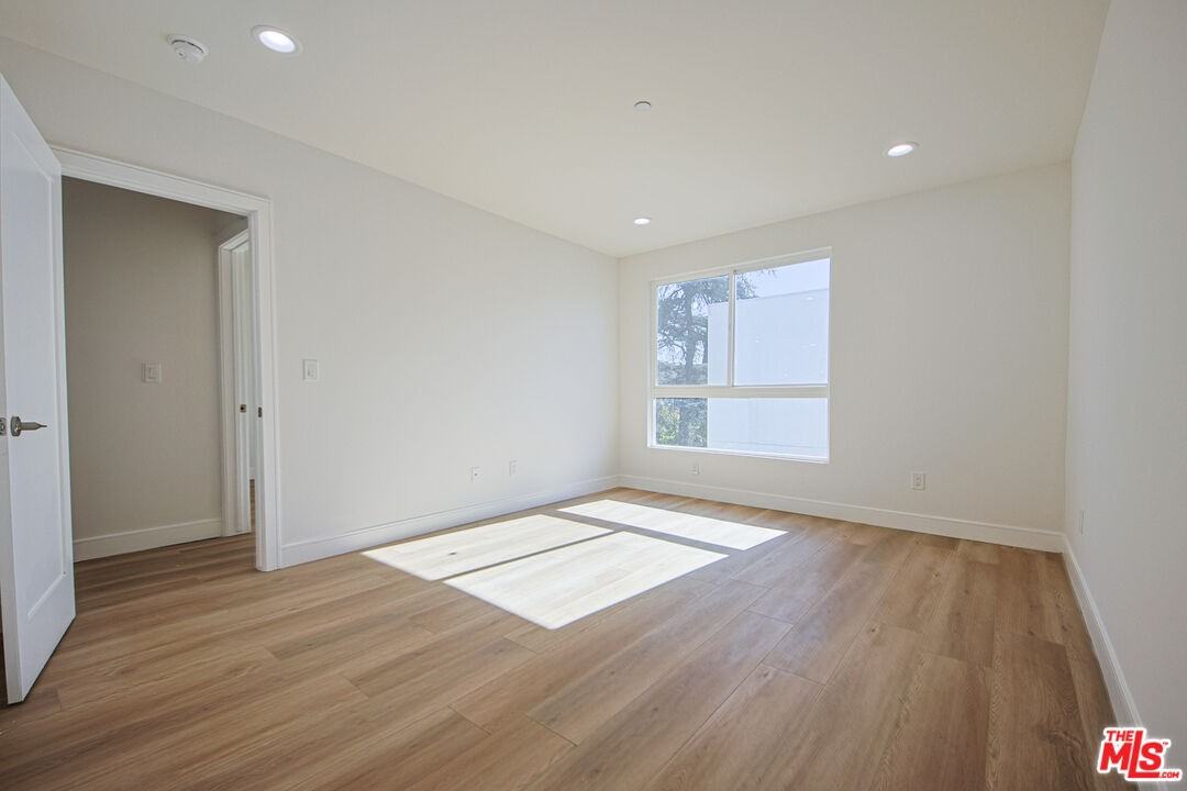 10803 1/2 Kling St #1-2 - Photo 3 of 8