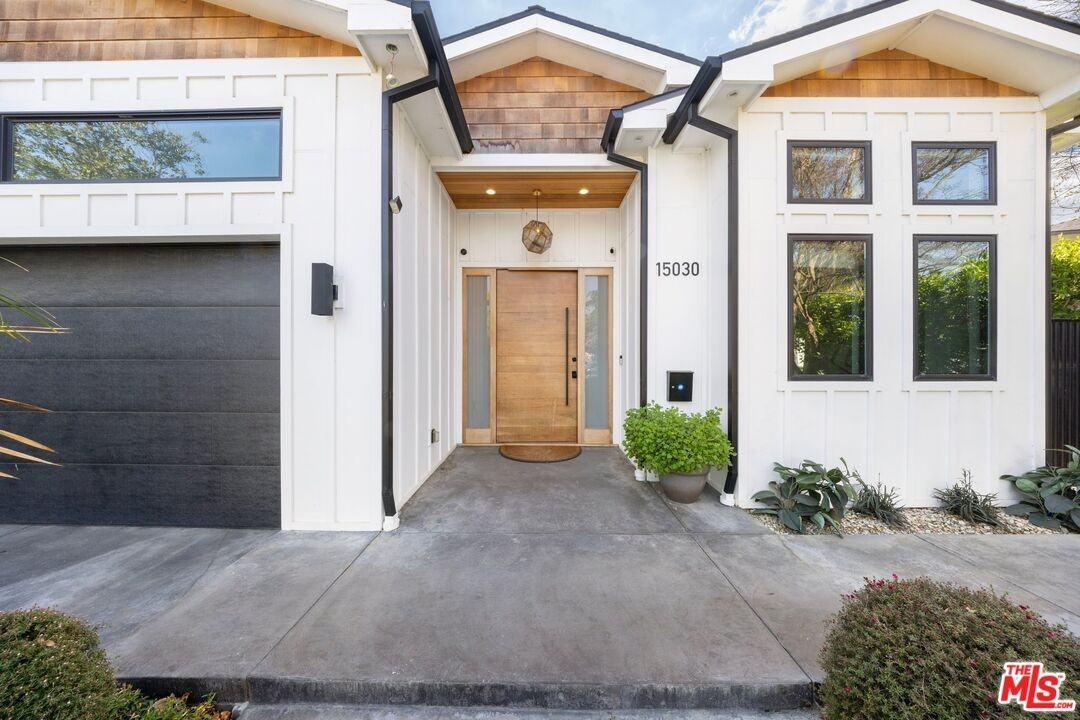 15030 Hartsook St - Photo 3 of 8