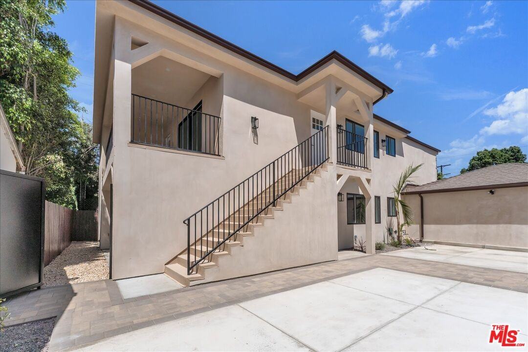 6913 Encino Ave - Photo 6 of 8