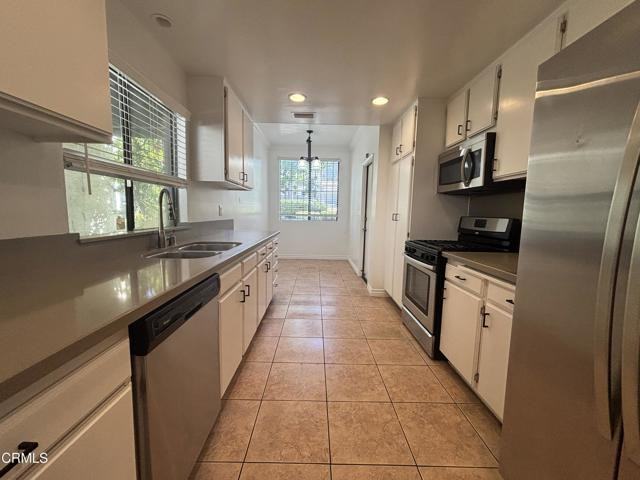 3200 Fairesta St #5 - Photo 6 of 8