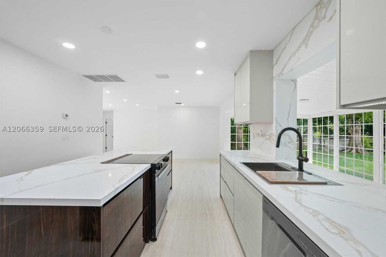 11770 Griffing Blvd #0 - Photo 6 of 44
