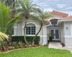 featured image of 16850 Crestview Ln