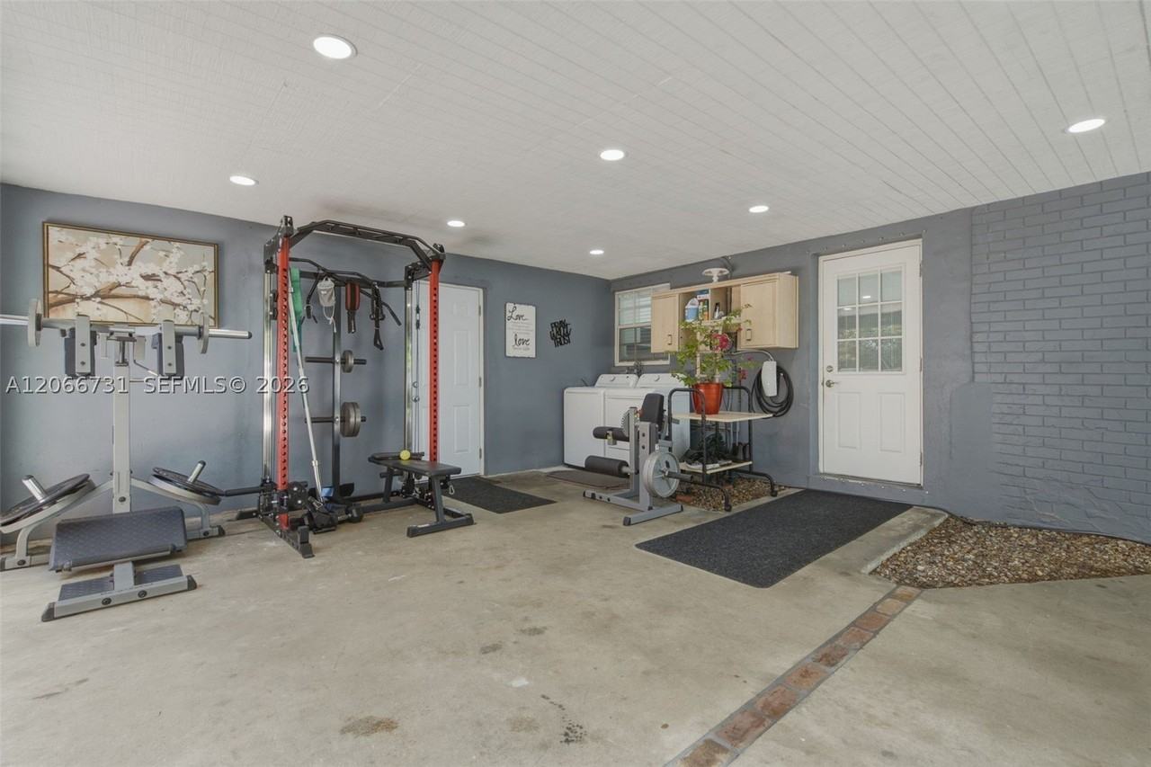 11621 Nw 58th Pl #0 - Photo 7 of 19