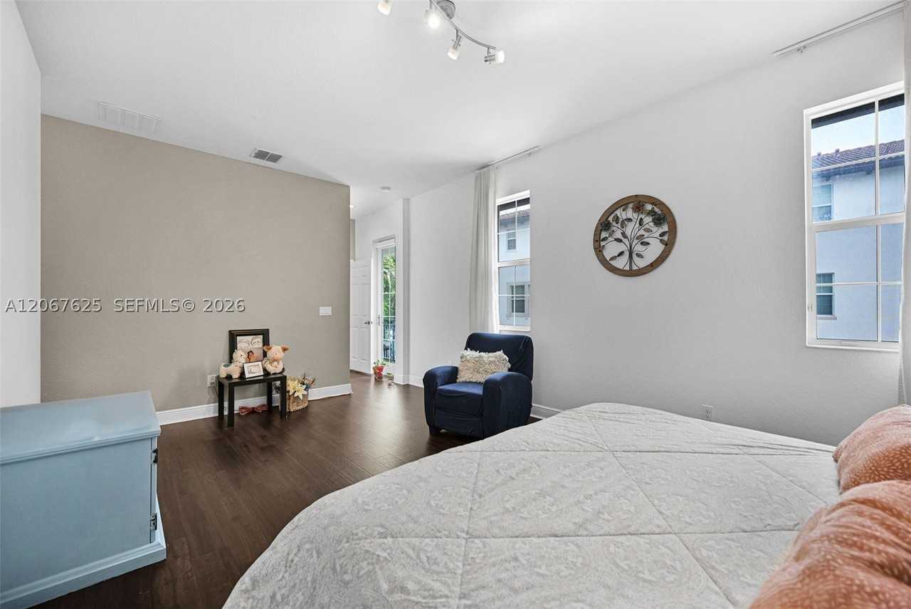 11940 Sw 25th Ct #2 - Photo 7 of 44