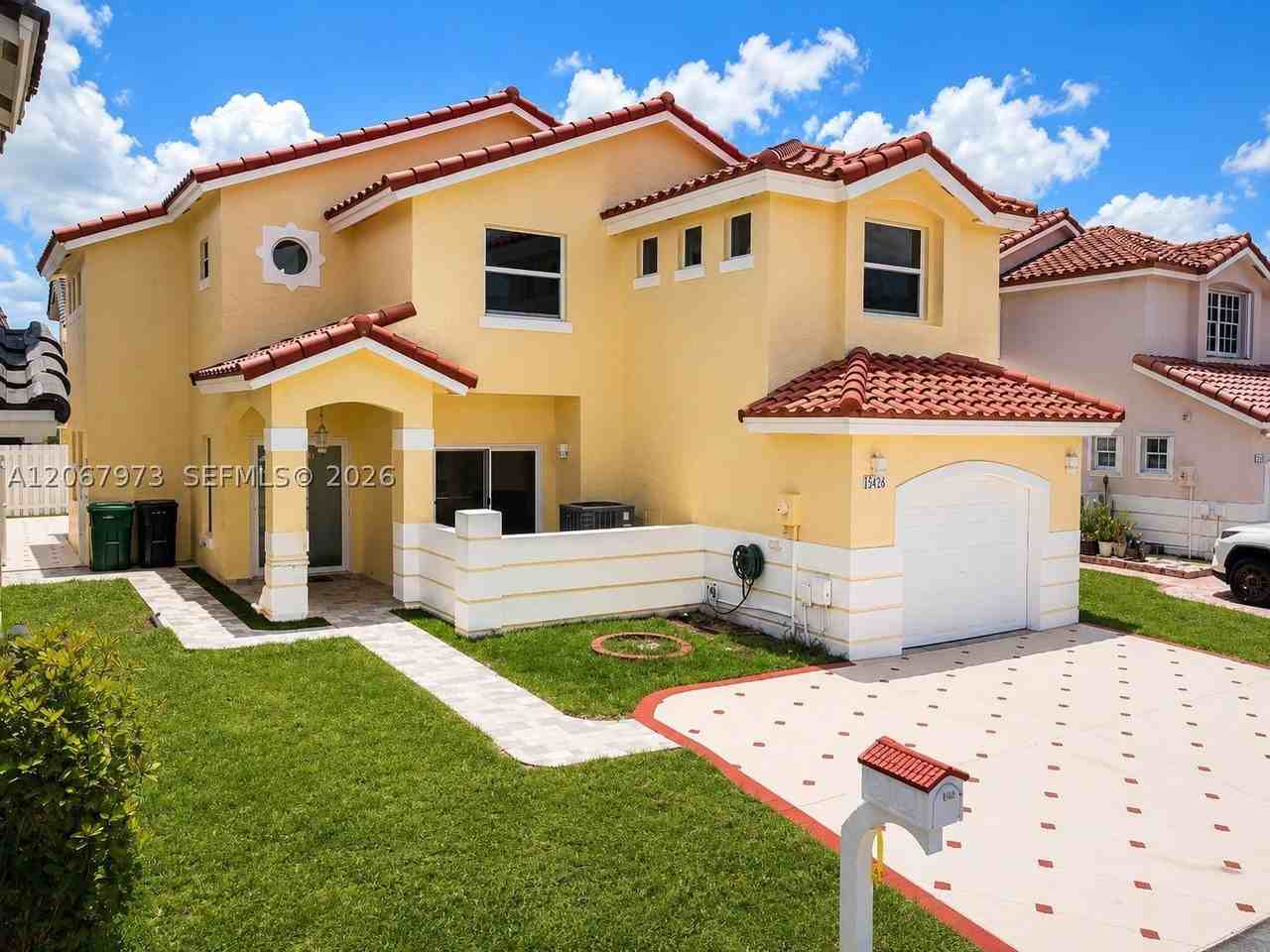 15428 Sw 50th Ter #15428 - Photo 2 of 48