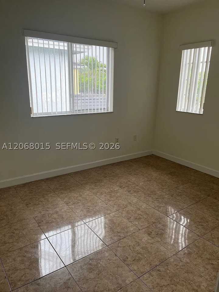 350 Ne 31st Ter #0 - Photo 5 of 49