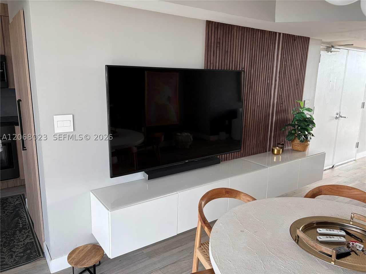 5900 Collins Ave #702 - Photo 6 of 50