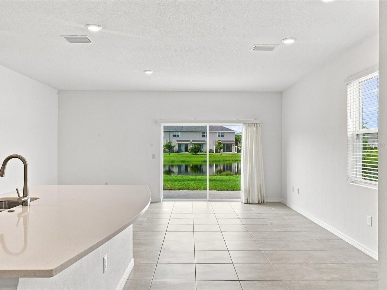 5739 Archipelago St - Photo 4 of 50