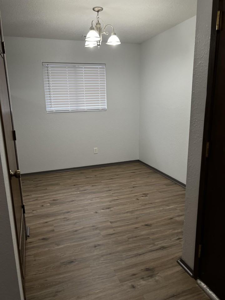 307 S Seneca St #104 - Photo 3 of 9