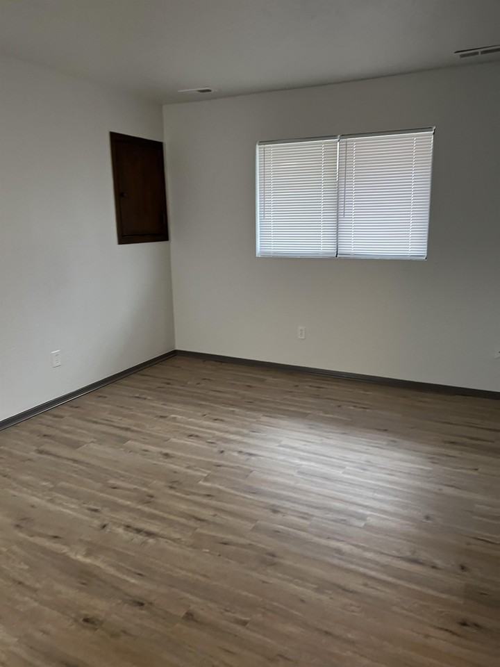 307 S Seneca St #104 - Photo 5 of 9