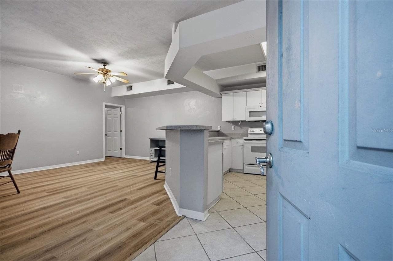 4945 Nw 1st Pl - Photo 4 of 30