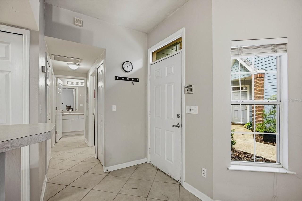 4945 Nw 1st Pl - Photo 5 of 30