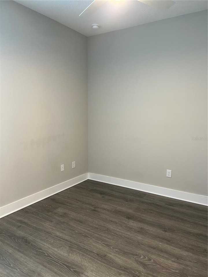 2556 13th Ave N - Photo 6 of 38