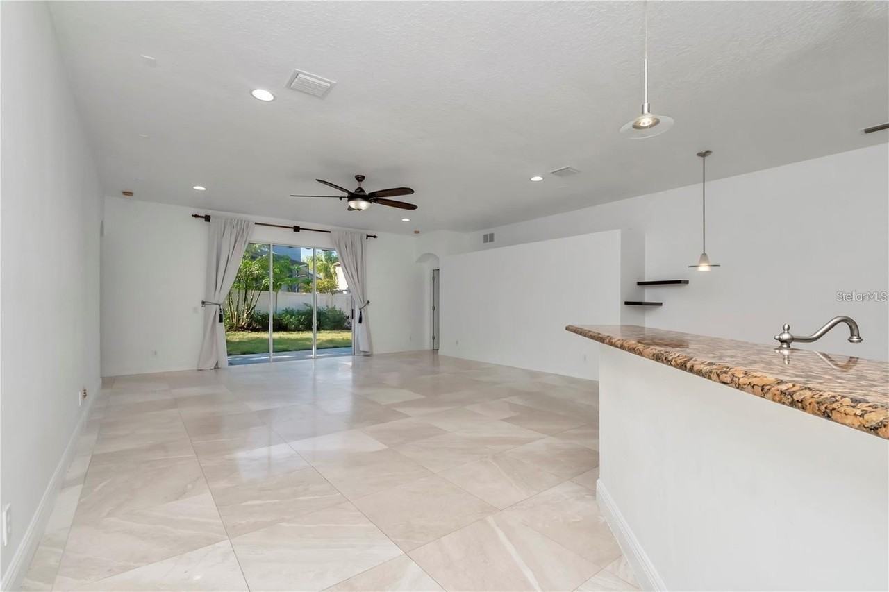 29822 Boyette Oaks Pl - Photo 5 of 27