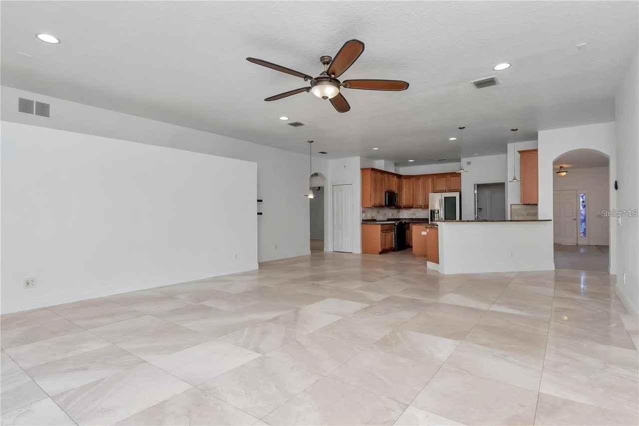 29822 Boyette Oaks Pl - Photo 6 of 27