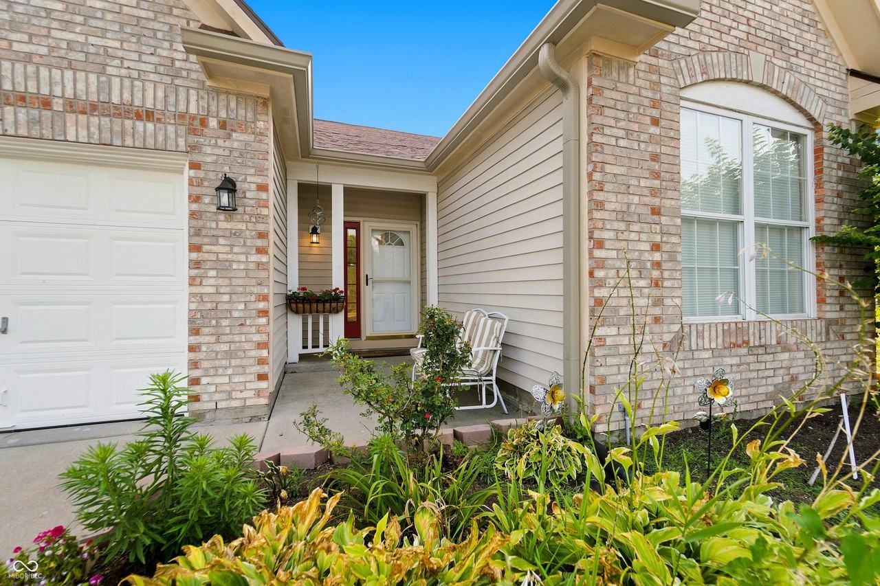 15452 Heath Cir - Photo 3 of 43