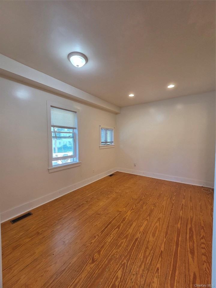 65 S Clinton St #B - Photo 2 of 11