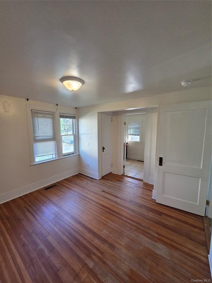 65 S Clinton St #B - Photo 4 of 11
