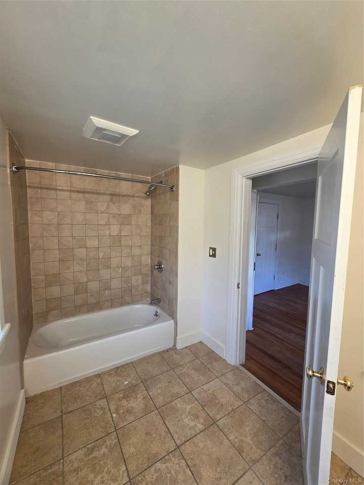 65 S Clinton St #B - Photo 7 of 11