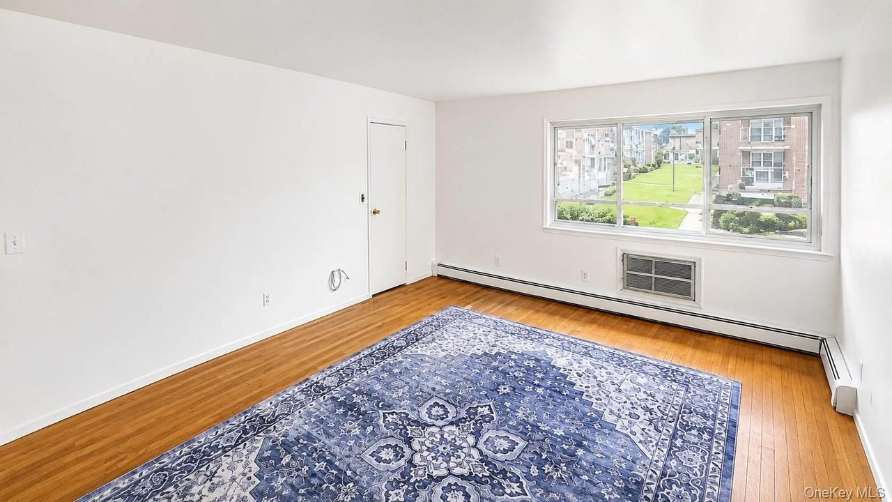 5 Fishkill Glen Dr #B - Photo 3 of 12