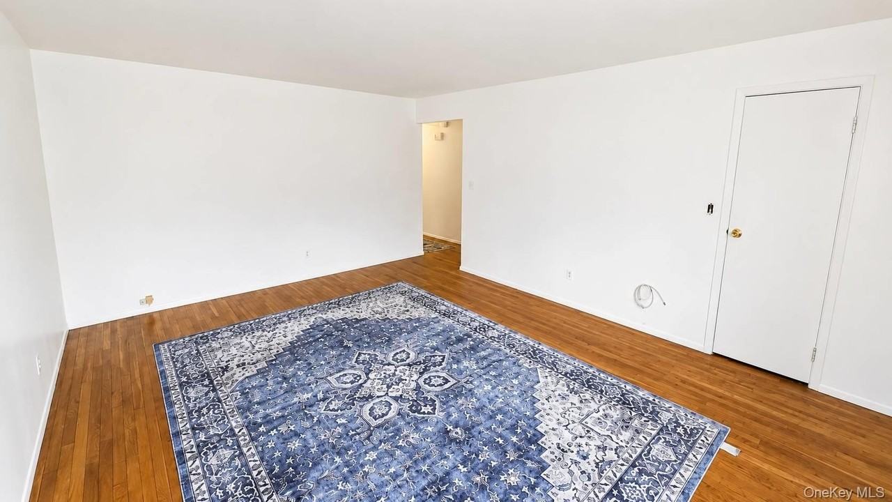 5 Fishkill Glen Dr #B - Photo 4 of 12
