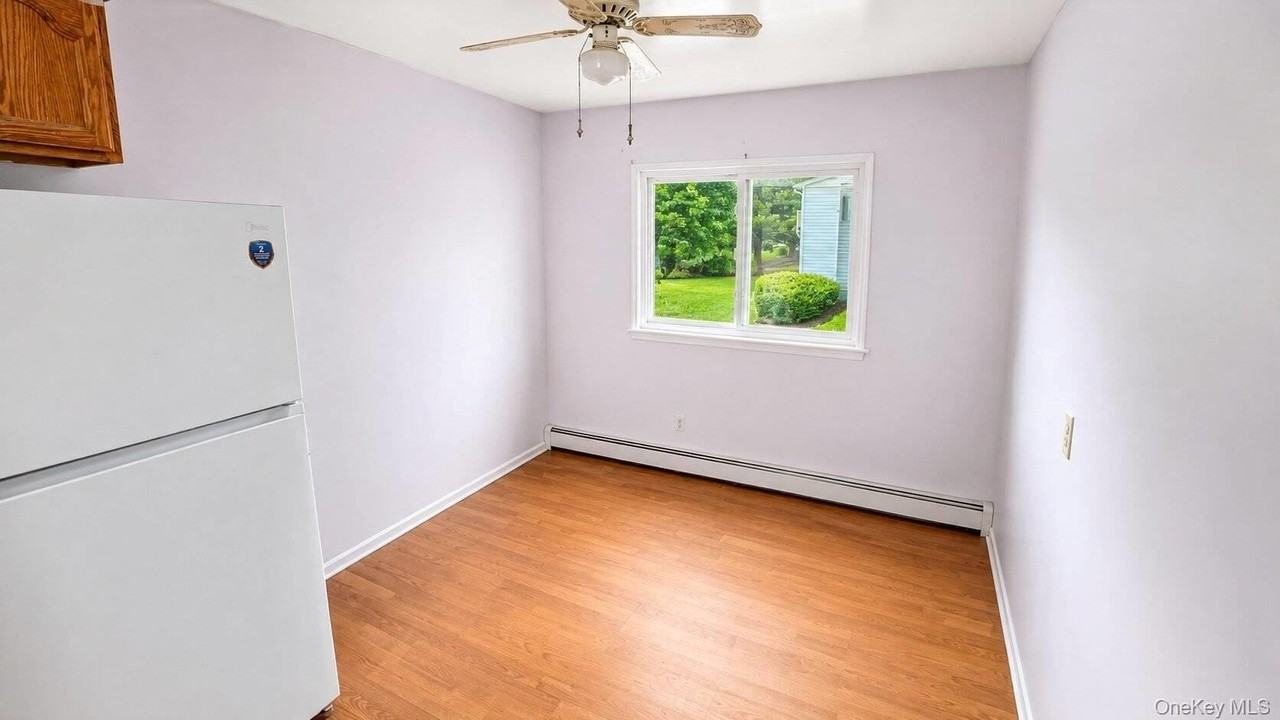 5 Fishkill Glen Dr #B - Photo 7 of 12